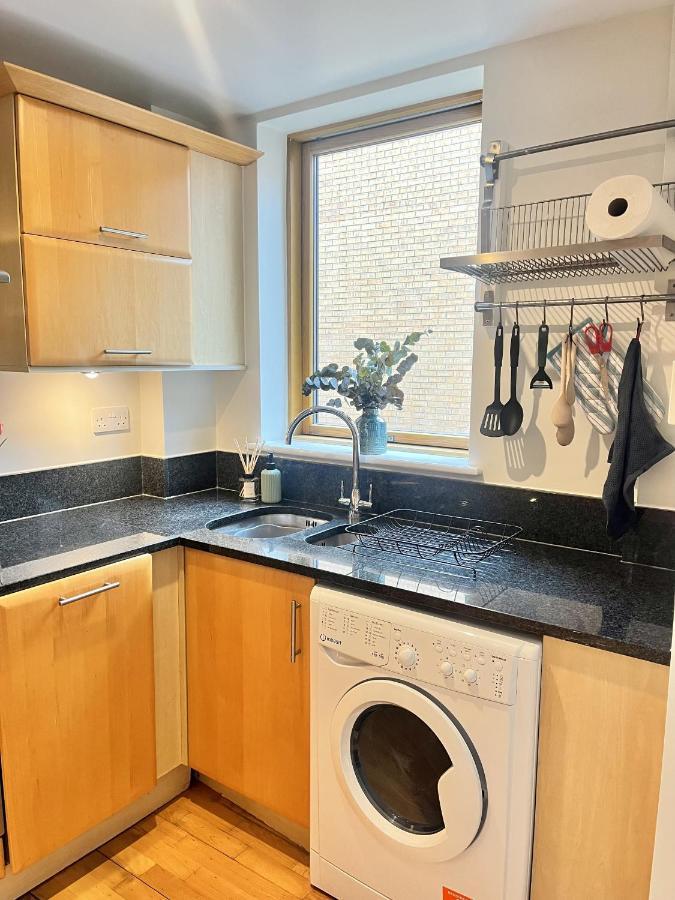 Spacious Mews Apartment, Clapham Лондон Екстериор снимка