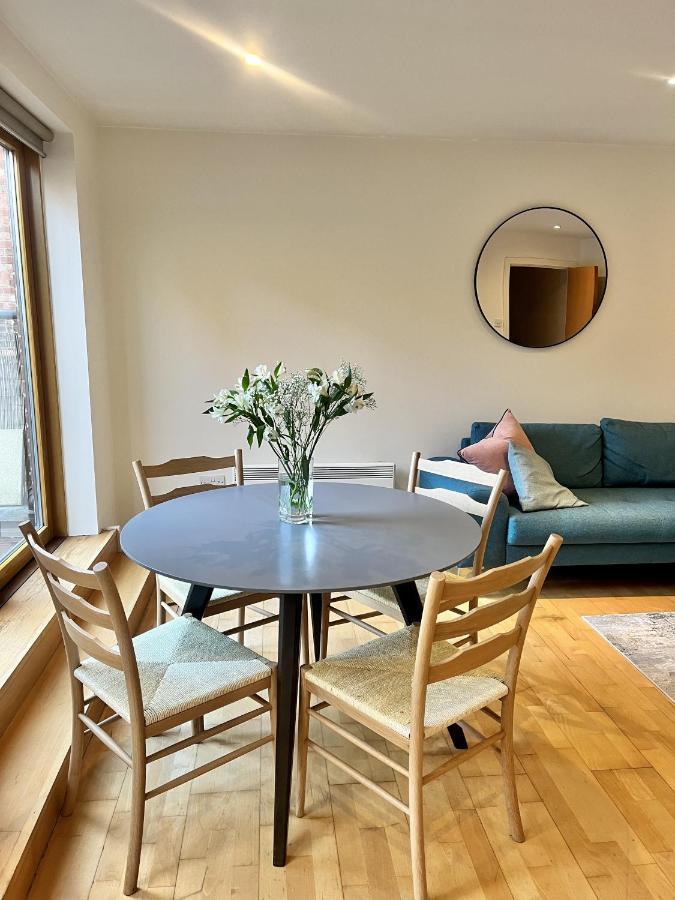 Spacious Mews Apartment, Clapham Лондон Екстериор снимка